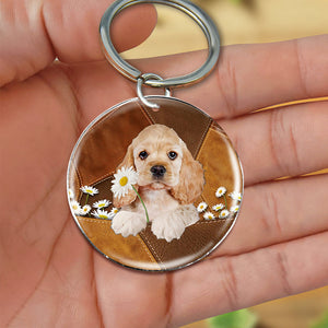 Cocker Spaniel Holding Daisy-Round Resin Epoxy Metal Keychain