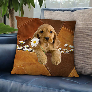 English Cocker Spaniel Holding Daisy Pillow Case