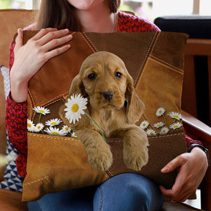 English Cocker Spaniel Holding Daisy Pillow Case