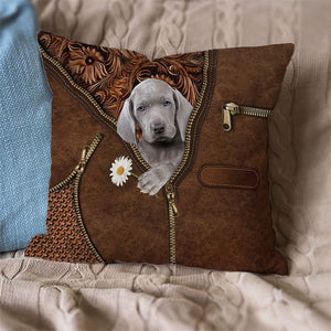 Lavado 2 Holding Daisy Pillow Case
