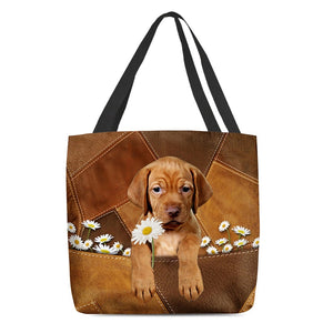 Vizsla Holding Daisy All Over Printed Tote Bag