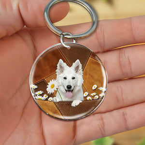 White German Shepherd Holding Daisy-Round Resin Epoxy Metal Keychain