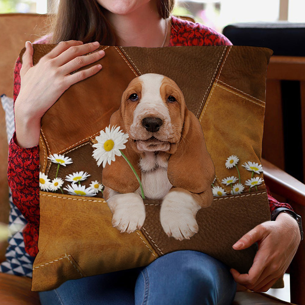 Basset Hound Holding Daisy Pillow Case