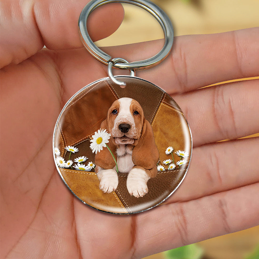 Basset Hound Holding Daisy-Round Resin Epoxy Metal Keychain