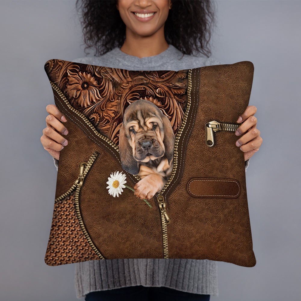 Bloodhound Holding Daisy Pillow Case