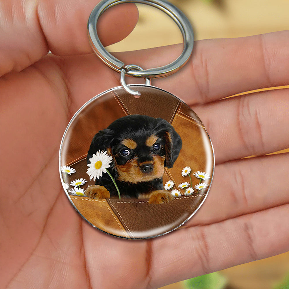 Cavalier King Charles Spaniel Holding Daisy-Round Resin Epoxy Metal Keychain