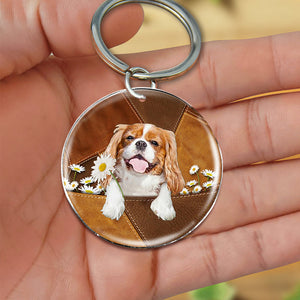 Cavalier King Charles Spaniel 03 Holding Daisy-Round Resin Epoxy Metal Keychain