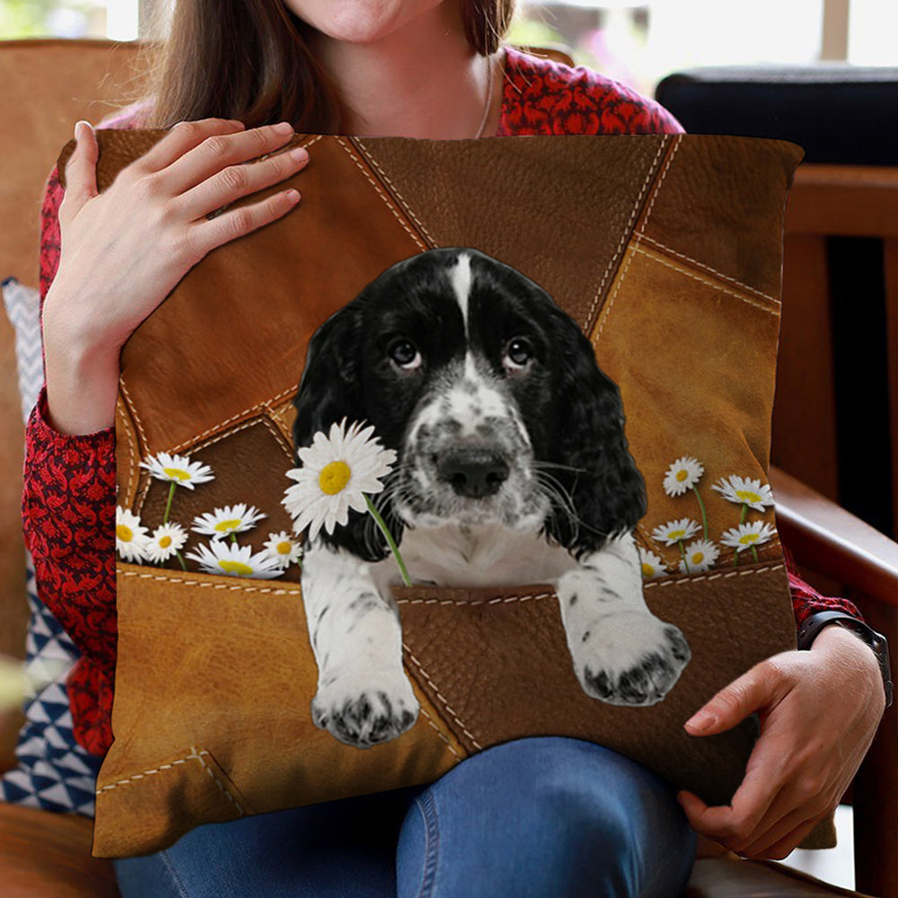 English Springer Spaniel003 Holding Daisy Pillow Case