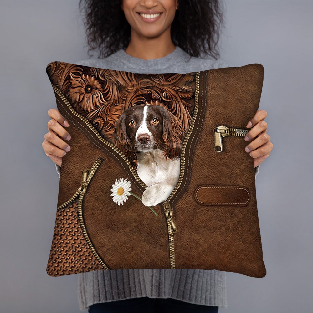 English Springer Spaniel Holding Daisy Pillow Case