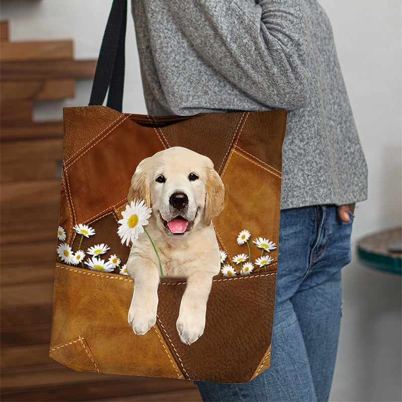 Golden Retriever02 Holding Daisy  All Over Printed Tote Bag
