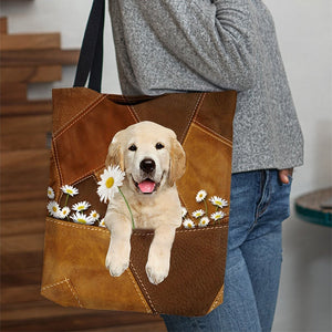 Golden Retriever02 Holding Daisy  All Over Printed Tote Bag