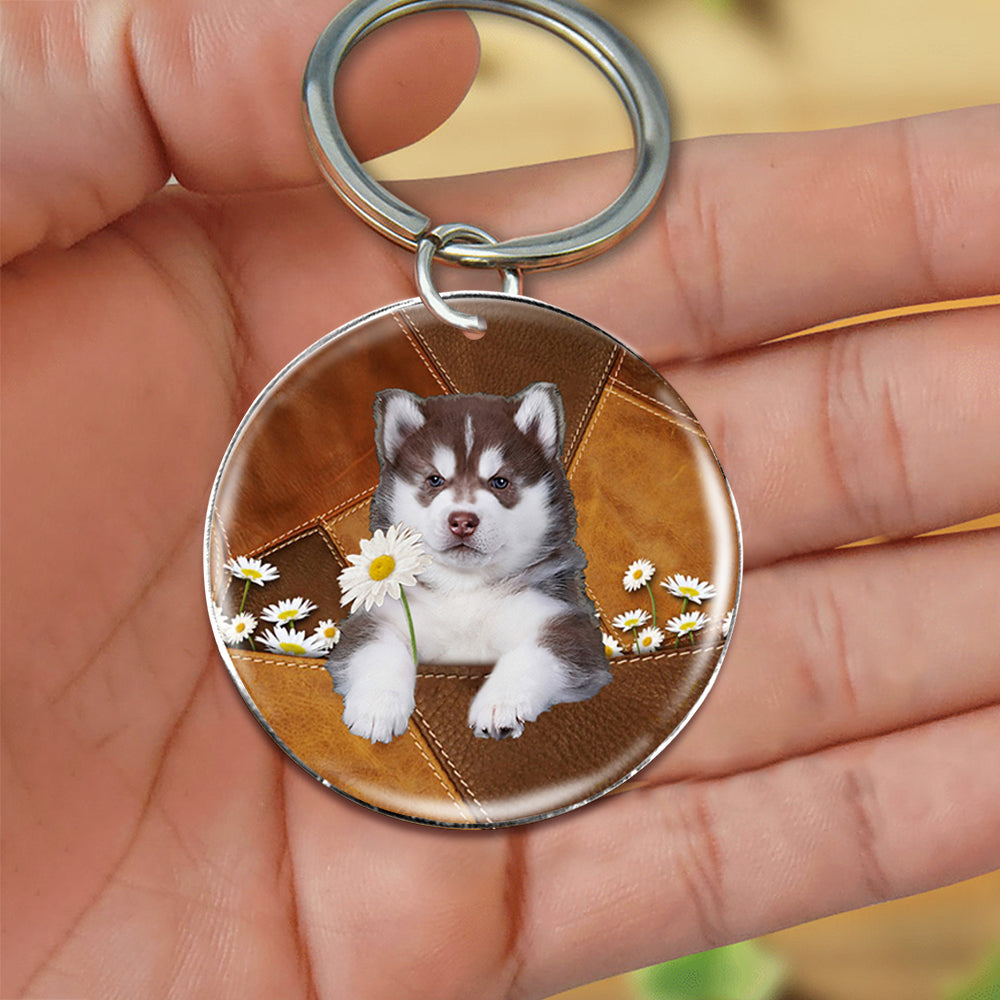 Husky02 Holding Daisy-Round Resin Epoxy Metal Keychain