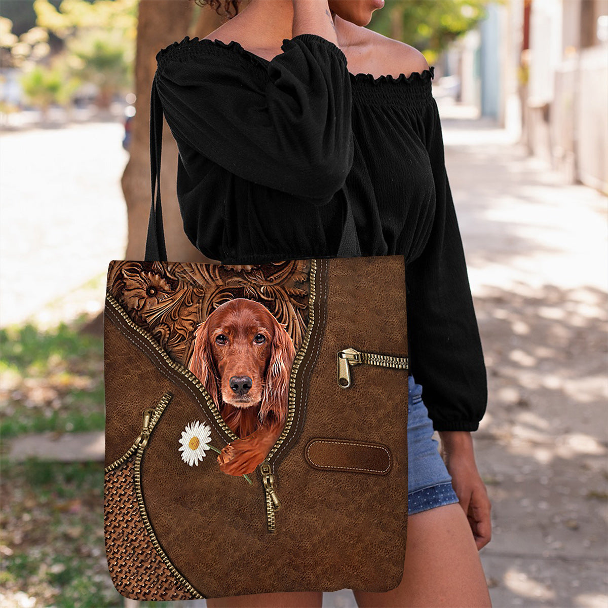 Irish Setter Holding Daisy Tote Bag