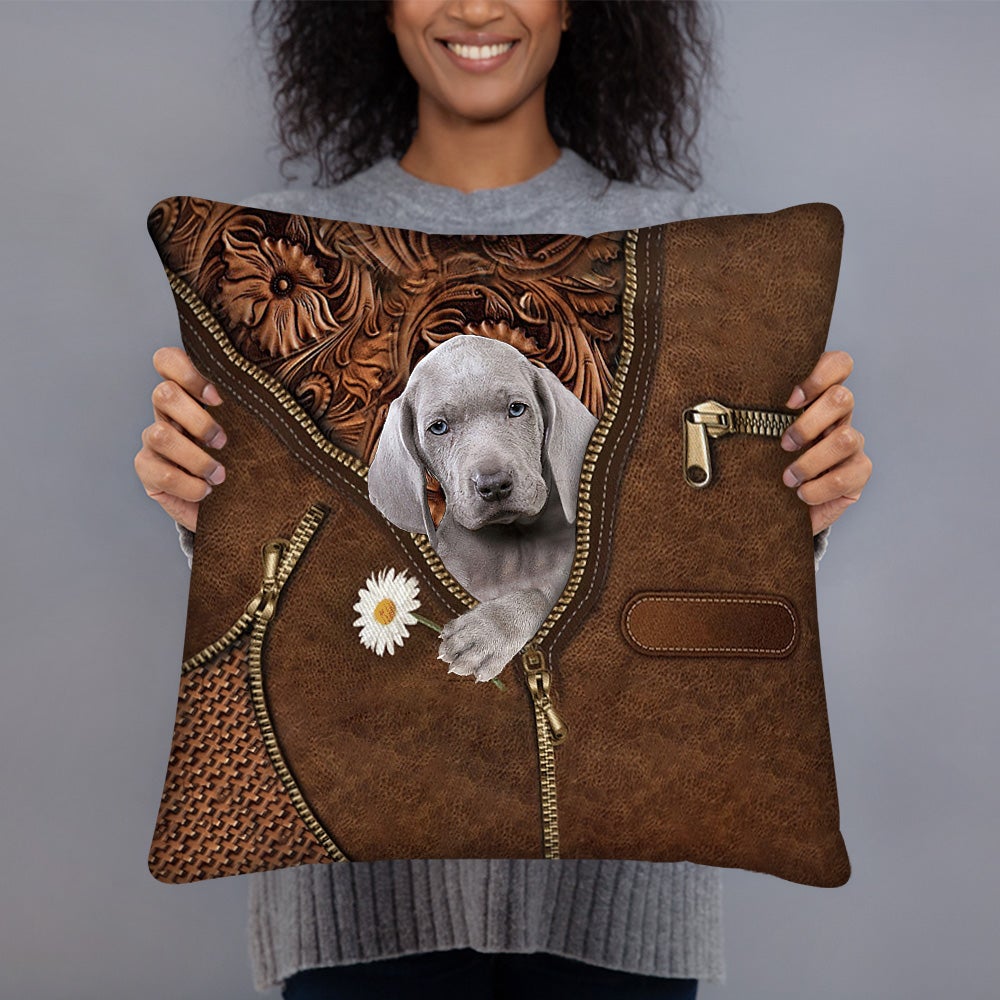 Lavado 2 Holding Daisy Pillow Case