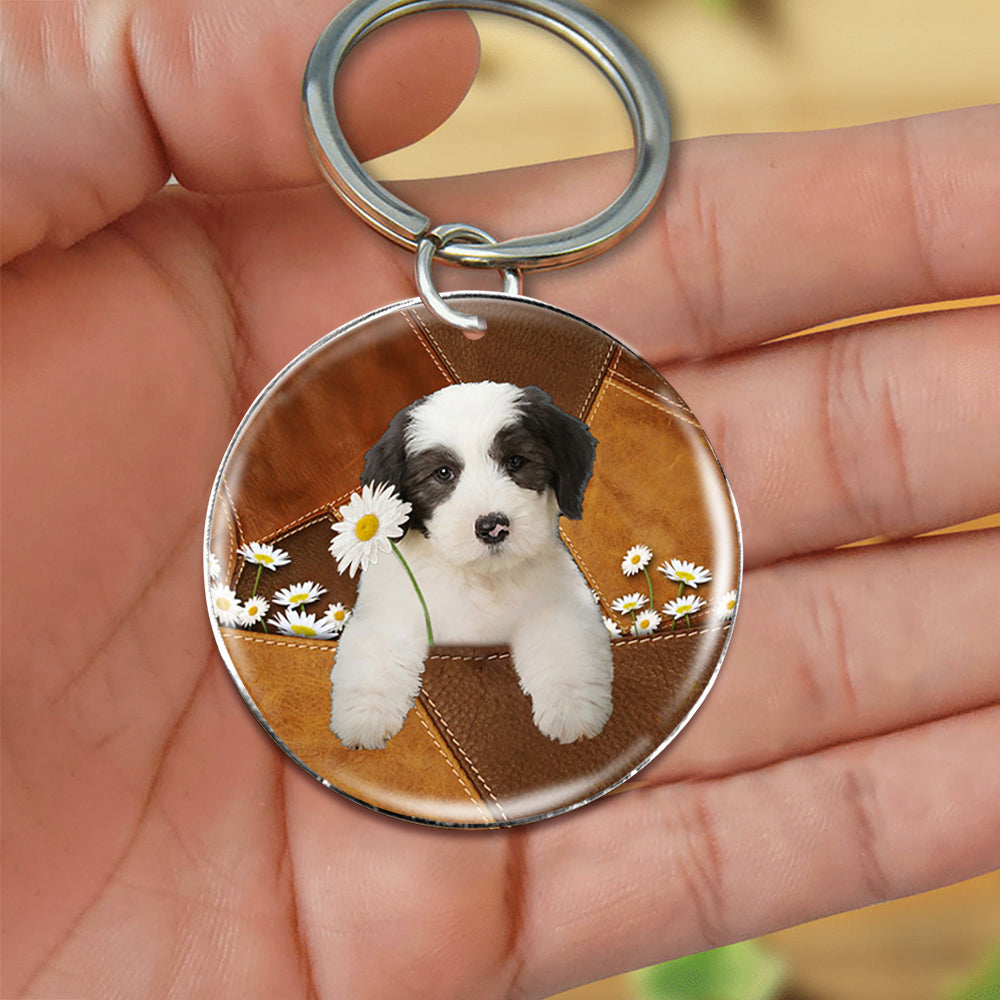 Old English Sheepdog Holding Daisy-Round Resin Epoxy Metal Keychain