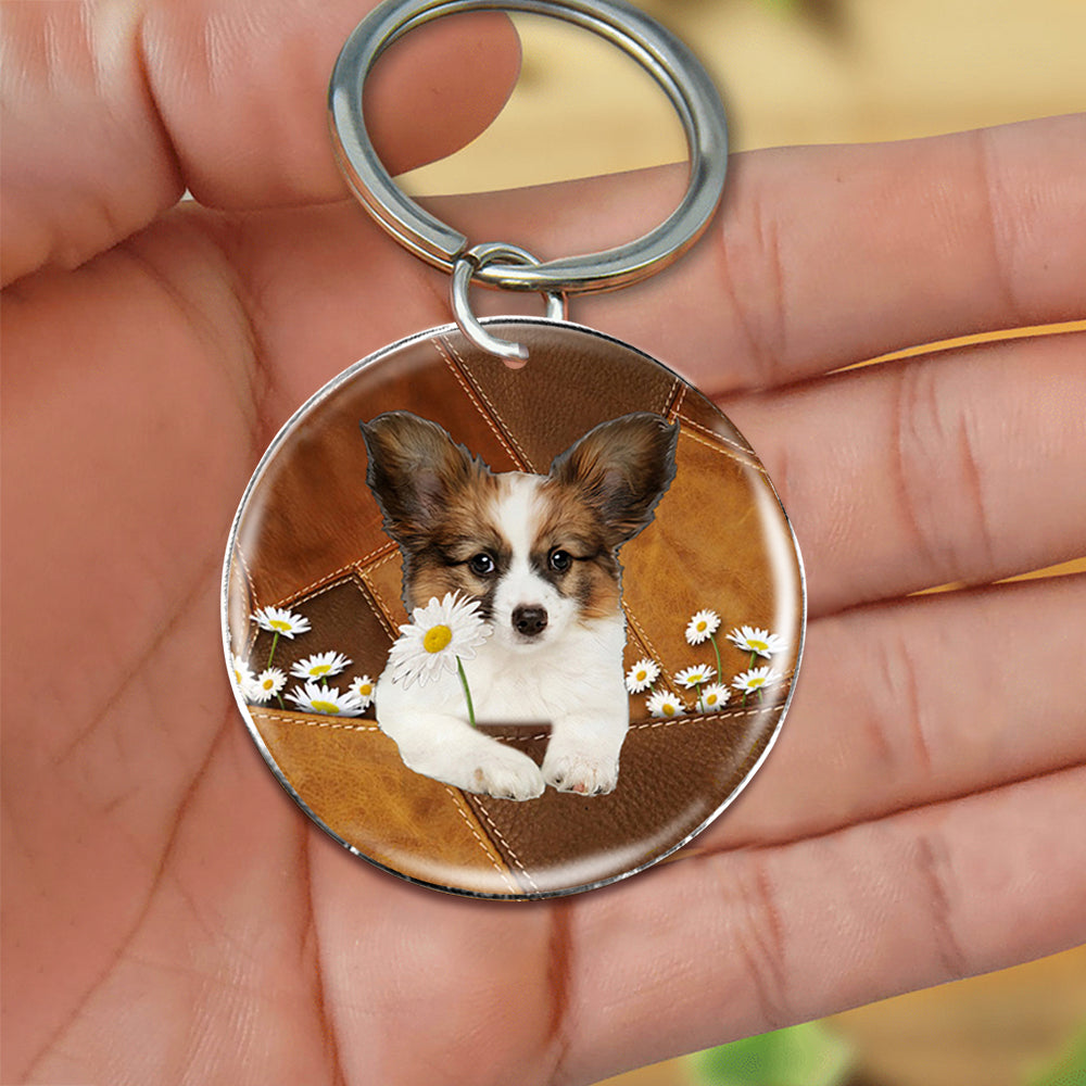 Papillon Holding Daisy-Round Resin Epoxy Metal Keychain