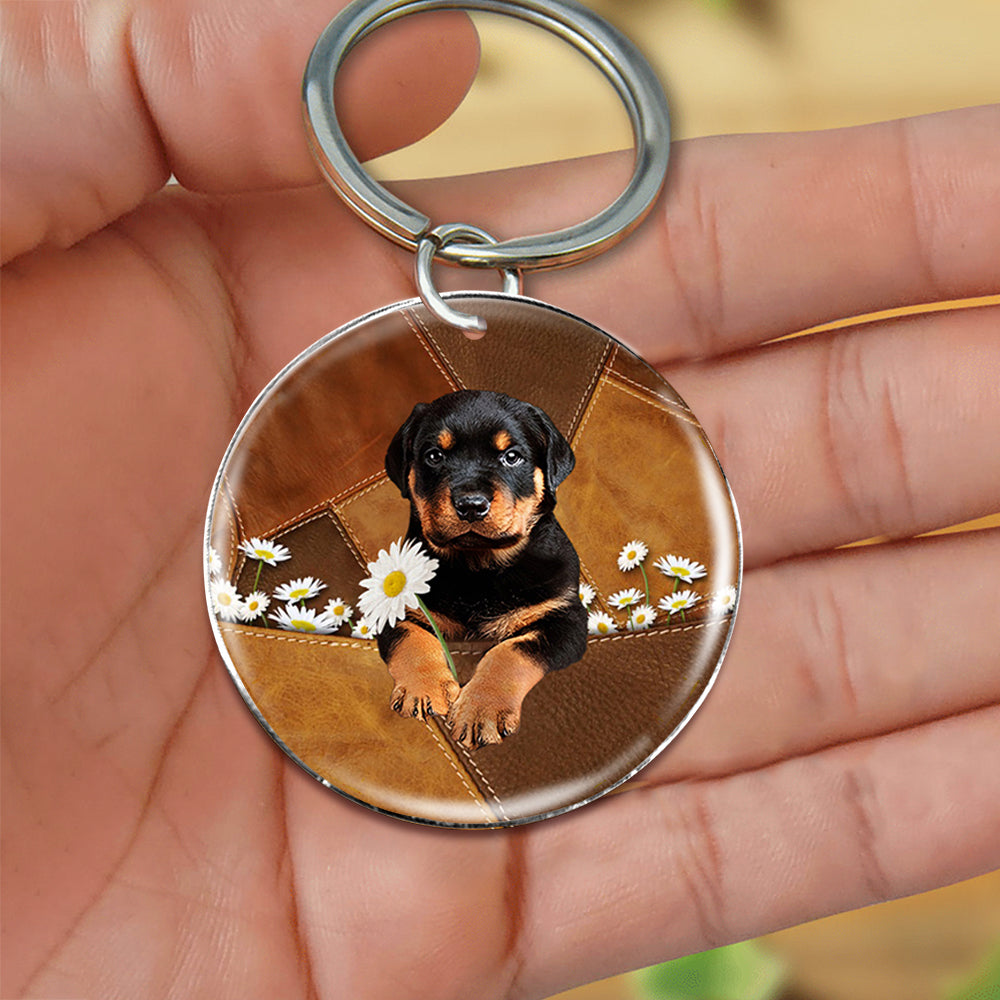 Rottweiler Holding Daisy-Round Resin Epoxy Metal Keychain