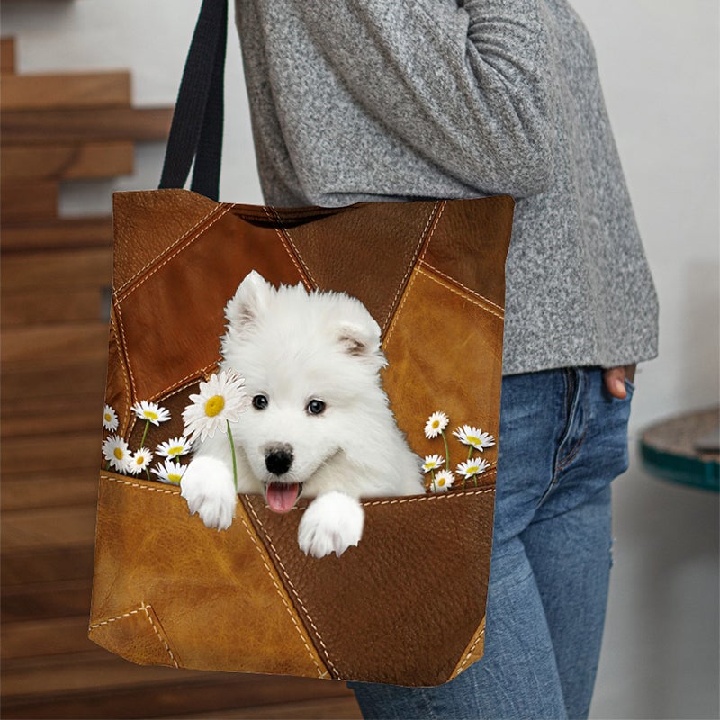 Samoyed Holding Daisy All Over Printed Tote Bag