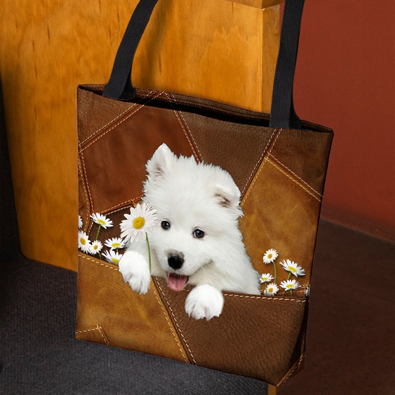 Samoyed Holding Daisy All Over Printed Tote Bag