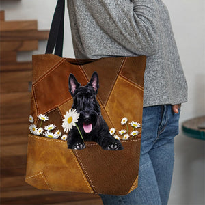 Scottish Terrier Holding Daisy All Over Printed Tote Bag