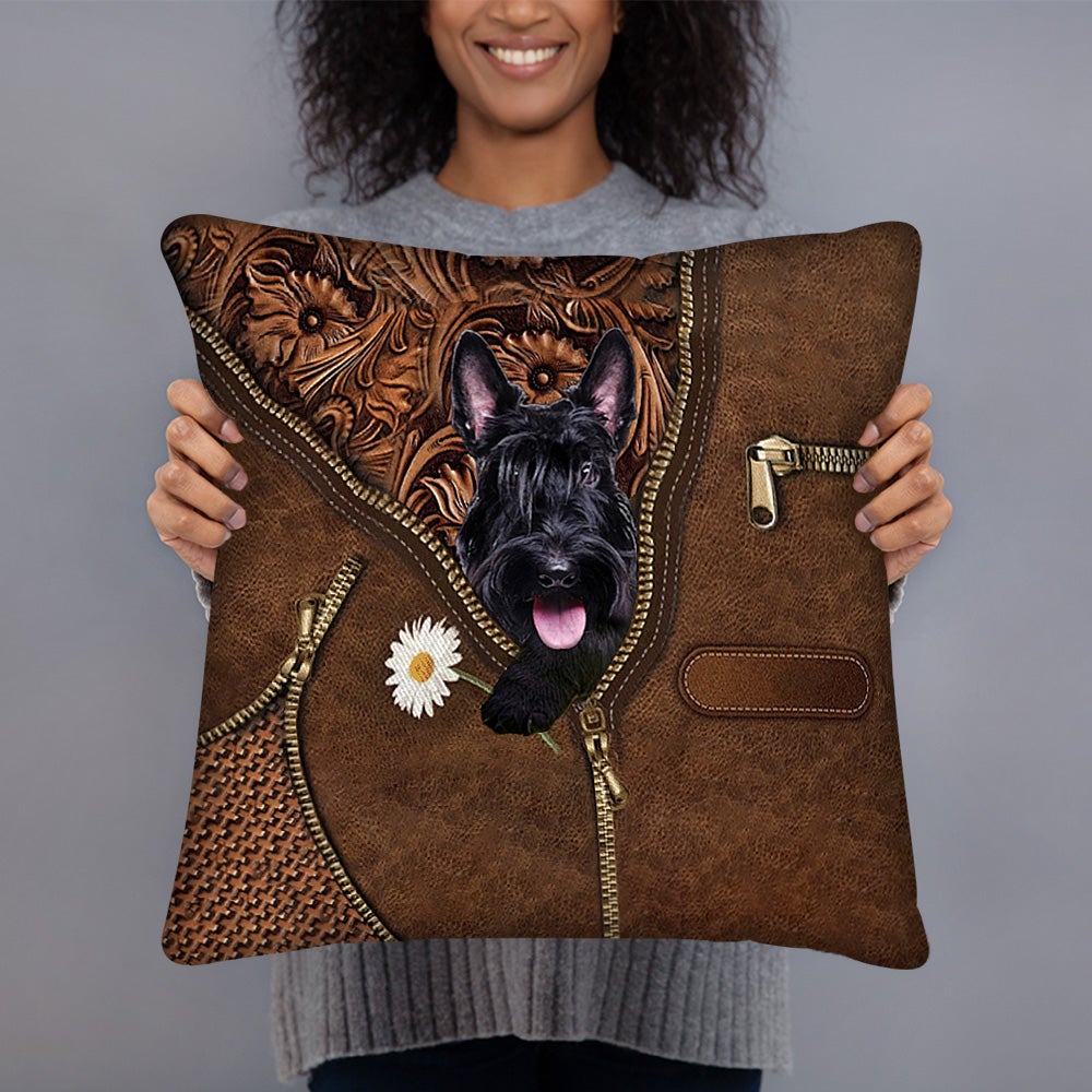 Scottish Terrier Holding Daisy Pillow Case