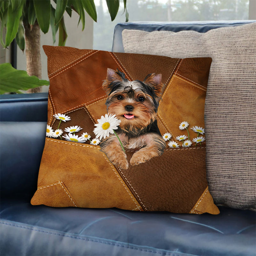 Yorkshire Holding Daisy Pillow Case